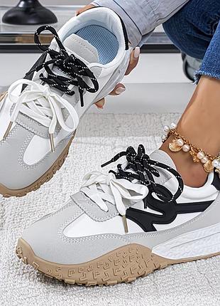 Стильні жіночі кросівки на 23 см