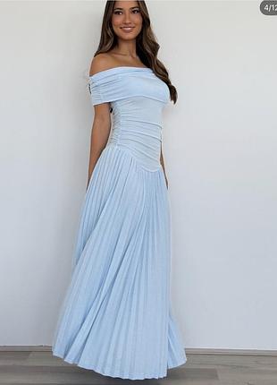 Блакитна сукня 3