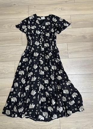 Лляне плаття з розрізами