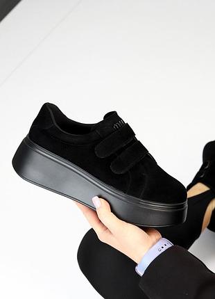 Молодежные черные кроссовки натуральная замша на липучке на утолщенной подошве