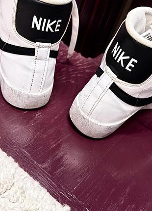 Білі кеди nike