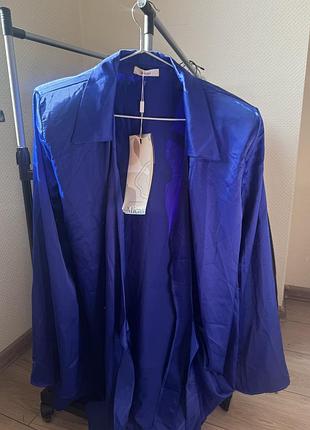 Сукня кольору електрик на запах, елегантна