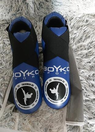 Нові фути  для тхеквандо