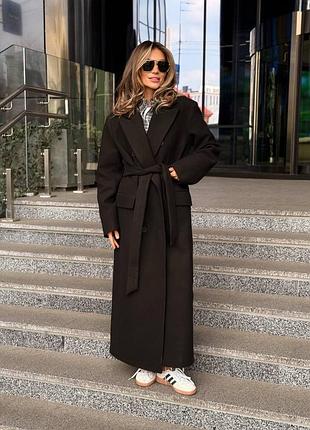 Актуальное пальто на пуговицах с поясом шоколад