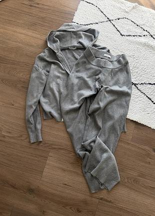 Костюм сірий