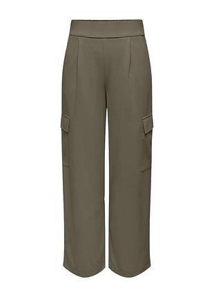 Штани з накладними кишенями