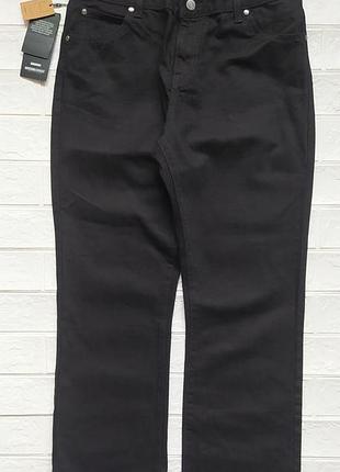 Прямі джинси укорочена модель