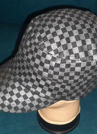 Стильная черно-серебряная кепка бейсболка. размер 55-57см