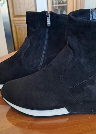 Ботинки женские.