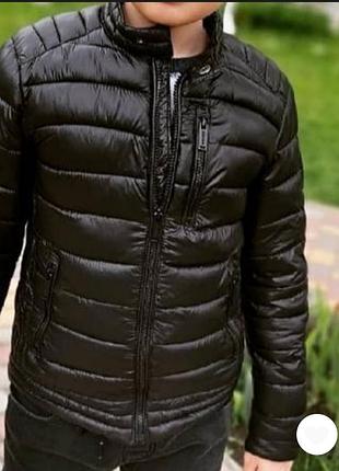 Демисезонная куртка бомбер reserved