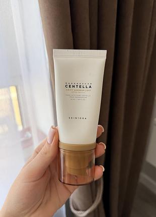 Легкий сонцезахисний крем з екстрактом центелли skin1004 madagascar centella air-fit suncream light spf30 pa++++ 50 мл