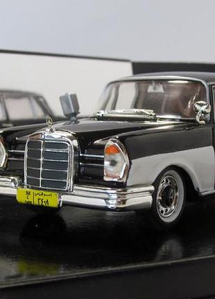 Mercedes 220 se saloon taxi, vitesse. 1:43 бокс.