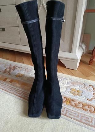 Чоботи жіночі натуральна замша, чорного кольору розмір 7 (41) бренд іlga (сша) на не великому підборі.