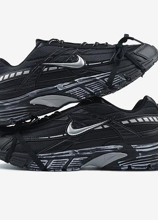 Nike initiator custom black white 10