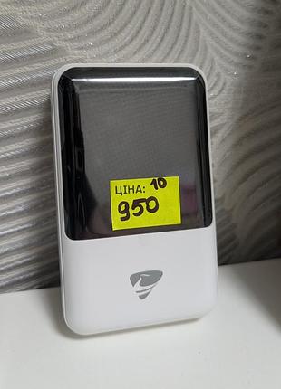 Классный павербанк на 20000mah с кабелями