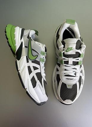 Кросівки nike v2k run 37,5 р оригінал