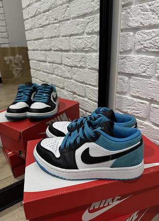 Кросівки nike жіночі