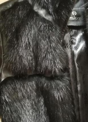 Кожаное пальто с меховыми вставками3 фото