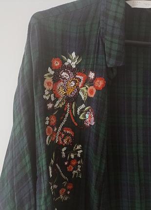 Рубашка с вышивкой темно зеленая