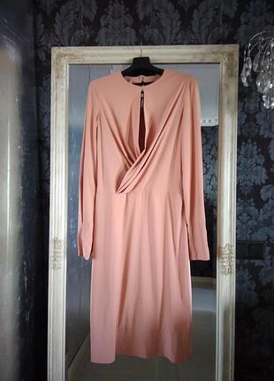 Сверхчувственное платье телесного цвета из ткани в виде масла