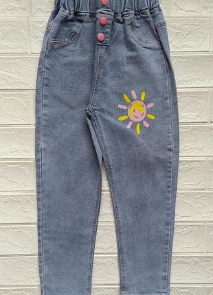 Стильные джинсы мом