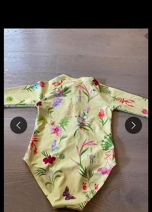 Фирменный солнцезащитный купальник для девочек 5-6 лет.