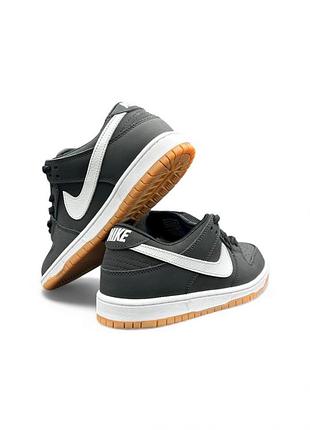 Nike sb dunk low black white