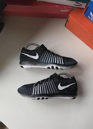 Nike оригінал сітка легкі розмір 40-40.5 як нові стел 25-25.5