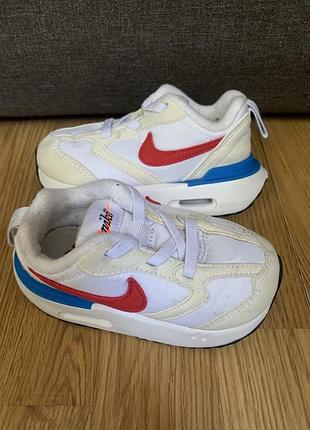 Дитячі кросівки