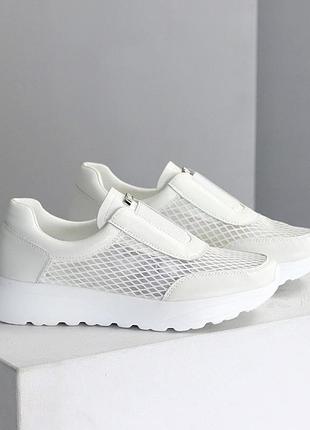 Натуральные кроссовки без шнурков с текстильной сеткой