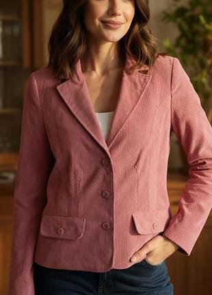 Розовый жакет из вельвета
