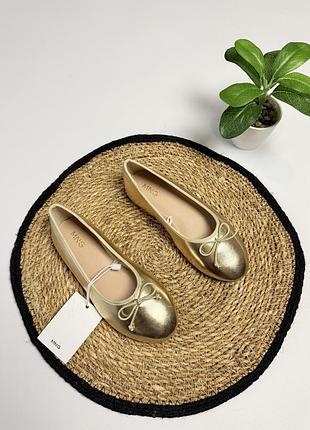 Золотисті туфельки для дівчинки нові