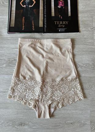 Высокие бежевые трусы утяжка