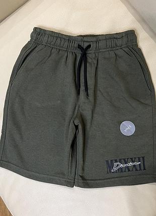 Шорти на тонкому флісі на хлопчика від джордж 9-10 років ріст 135-140 стан нові без бірки дов 40, крок 17, пояс 29, шнурок робочий