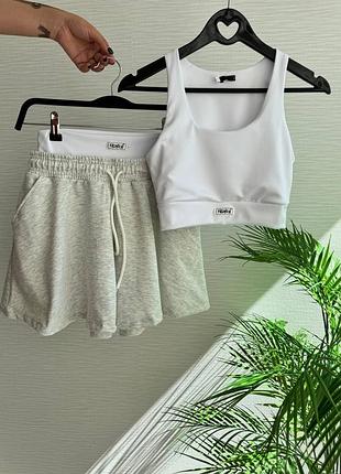 Жіночий повсякденний спортивний мікродайвінговий костюм двійка шорти і топ