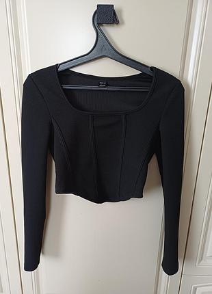 Чорний корсетний лонгслів від shein