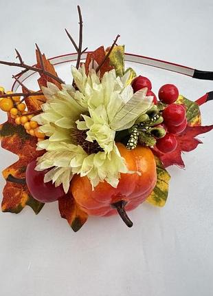Осенний обруч с калиной, тыквой и хризантемой