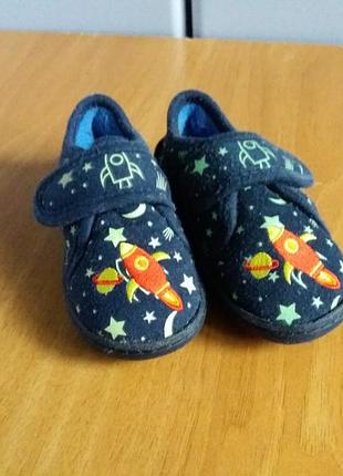 Тепленькие светящиеся тапочки f&f 23-24