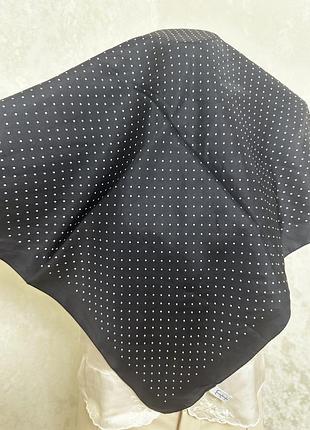 Актуальна невеличка хустка бандана  в крапинку