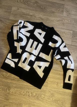 Светр фірми bershka