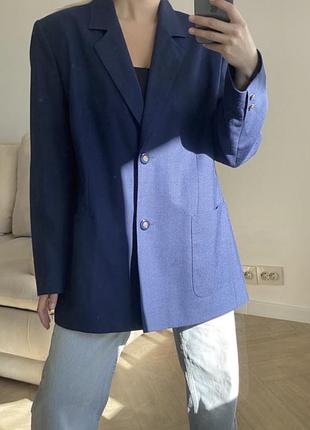 Синій жіночий піджак, блейзер з красивими гудзиками