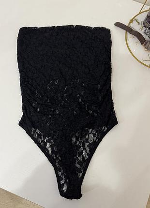 Боді з мереживом чорне bershka