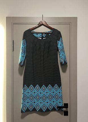 Сукня perla donna (italy) — стильна геометрія та яскравий акцент