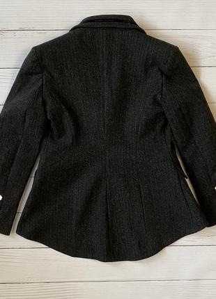Женский тёплый пиджак amnesia оригинального кроя серого цвета в полоску2 фото
