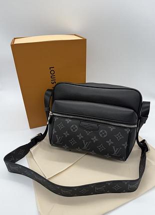 Louis vuitton outdoor messenger 26х18