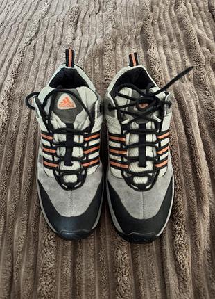 Кросівки adidas ,тренінгові ,ботинки