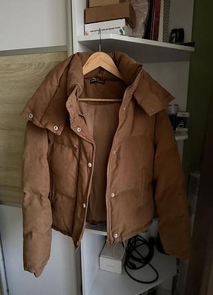 Стильна весняна куртка пуфер на кнопках zara shein
