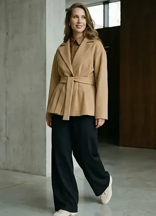 Жіноче пальто приталеного крою з защипами з поясом 3 кольори