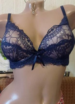 Красивый кружевной бюстгальтер 80
68 см  пуш ап
