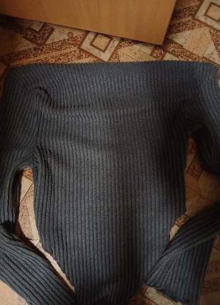 Кофта с открытыми плечами